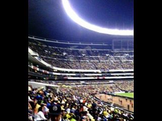 en el estadio solos
