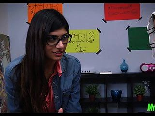 mia khalifa blowjob techniques